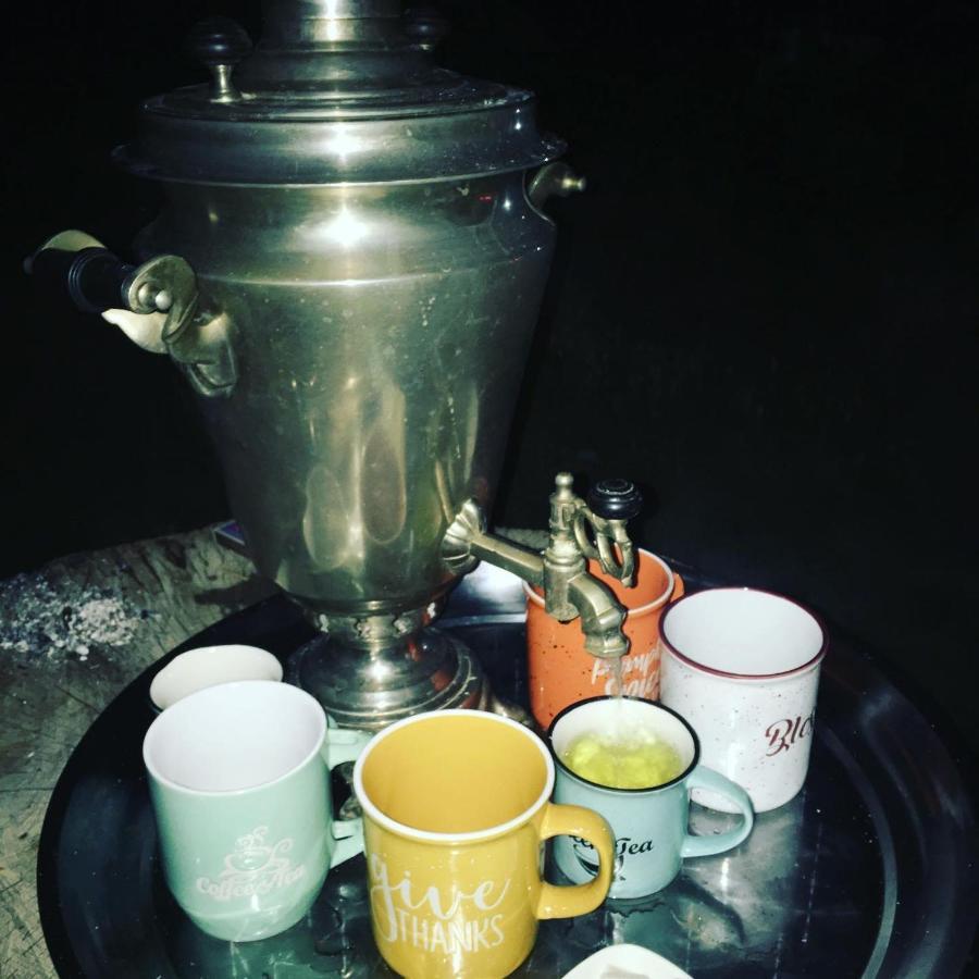 Berkri Gastro Yard & Guest House Yenokavan Bagian luar foto